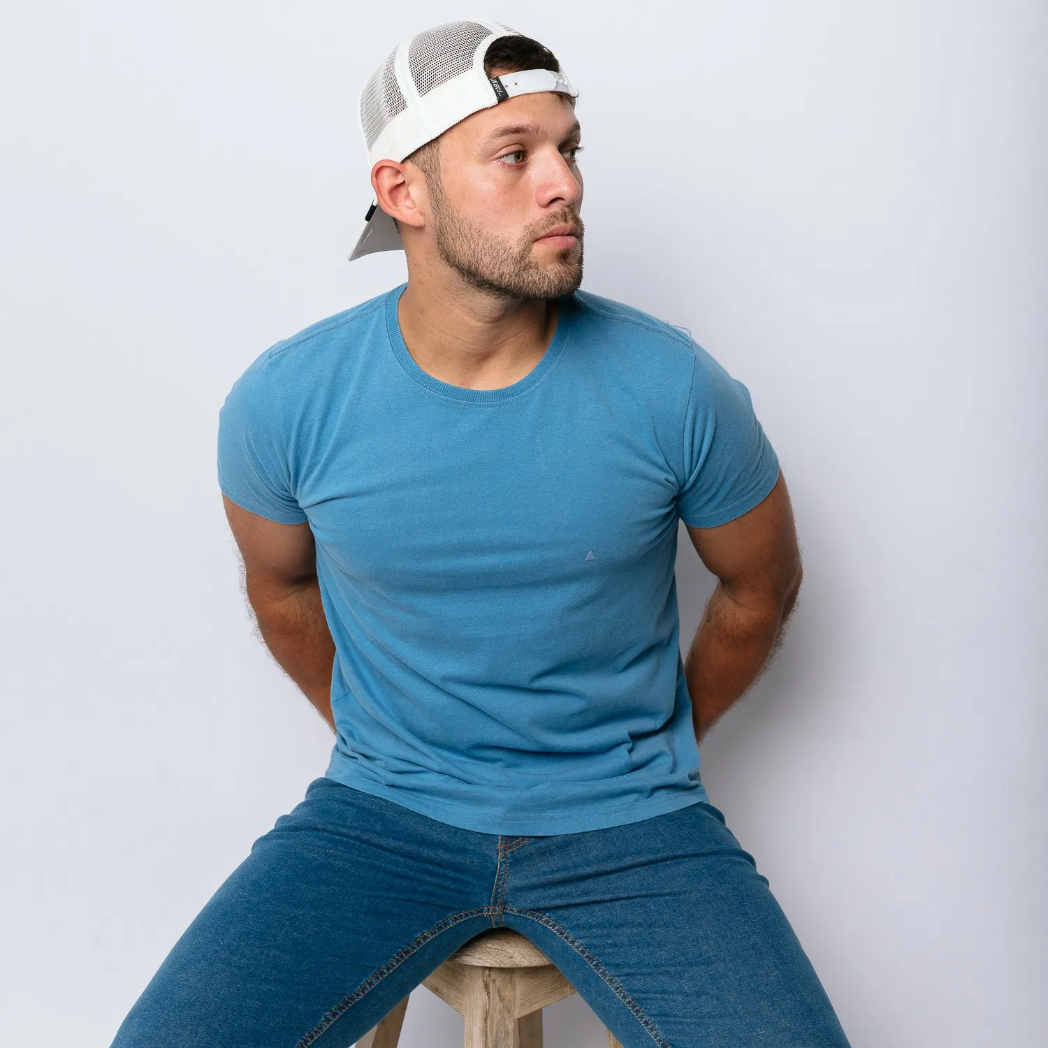 REMERA LIBERATO BASICS REGULAR FIT AZUL