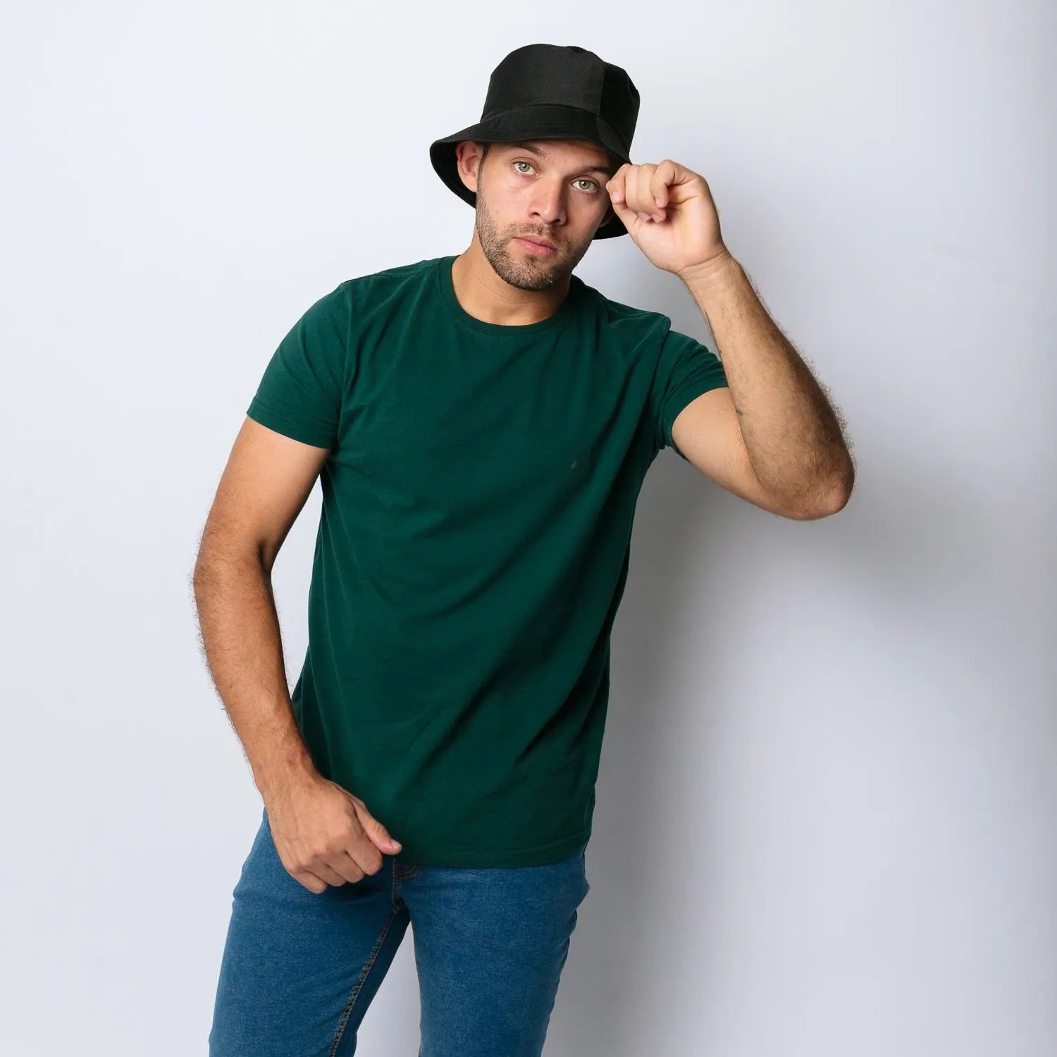 REMERA LIBERATO BASICS REGULAR FIT VERDE