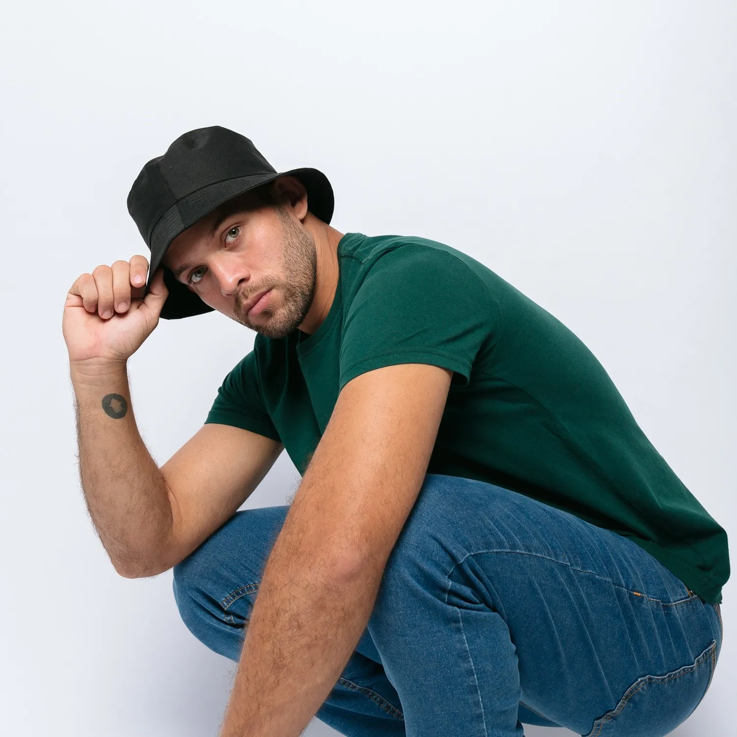 REMERA LIBERATO BASICS REGULAR FIT VERDE