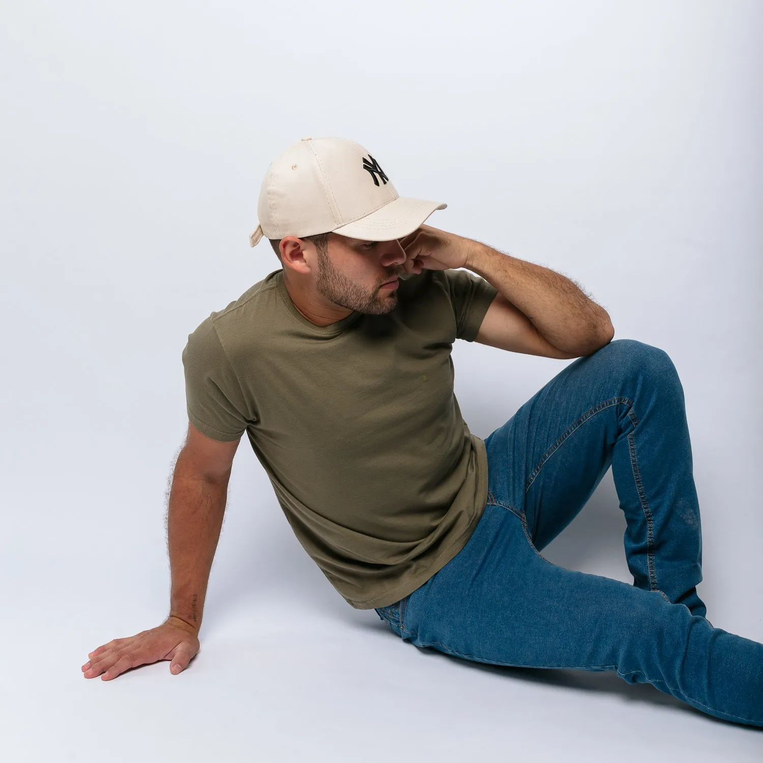 REMERA LIBERATO BASICS REGULAR FIT VERDE