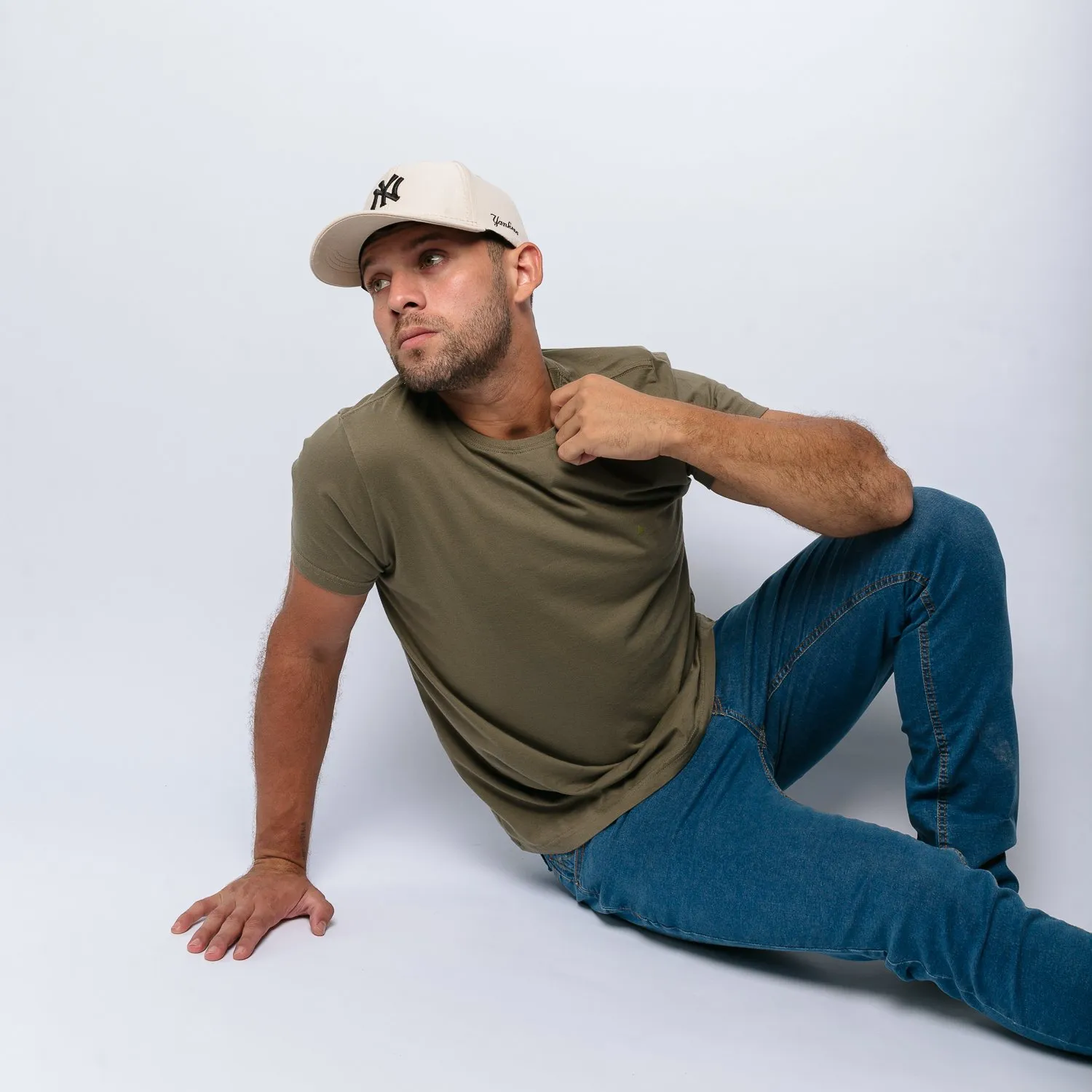 REMERA LIBERATO BASICS REGULAR FIT VERDE