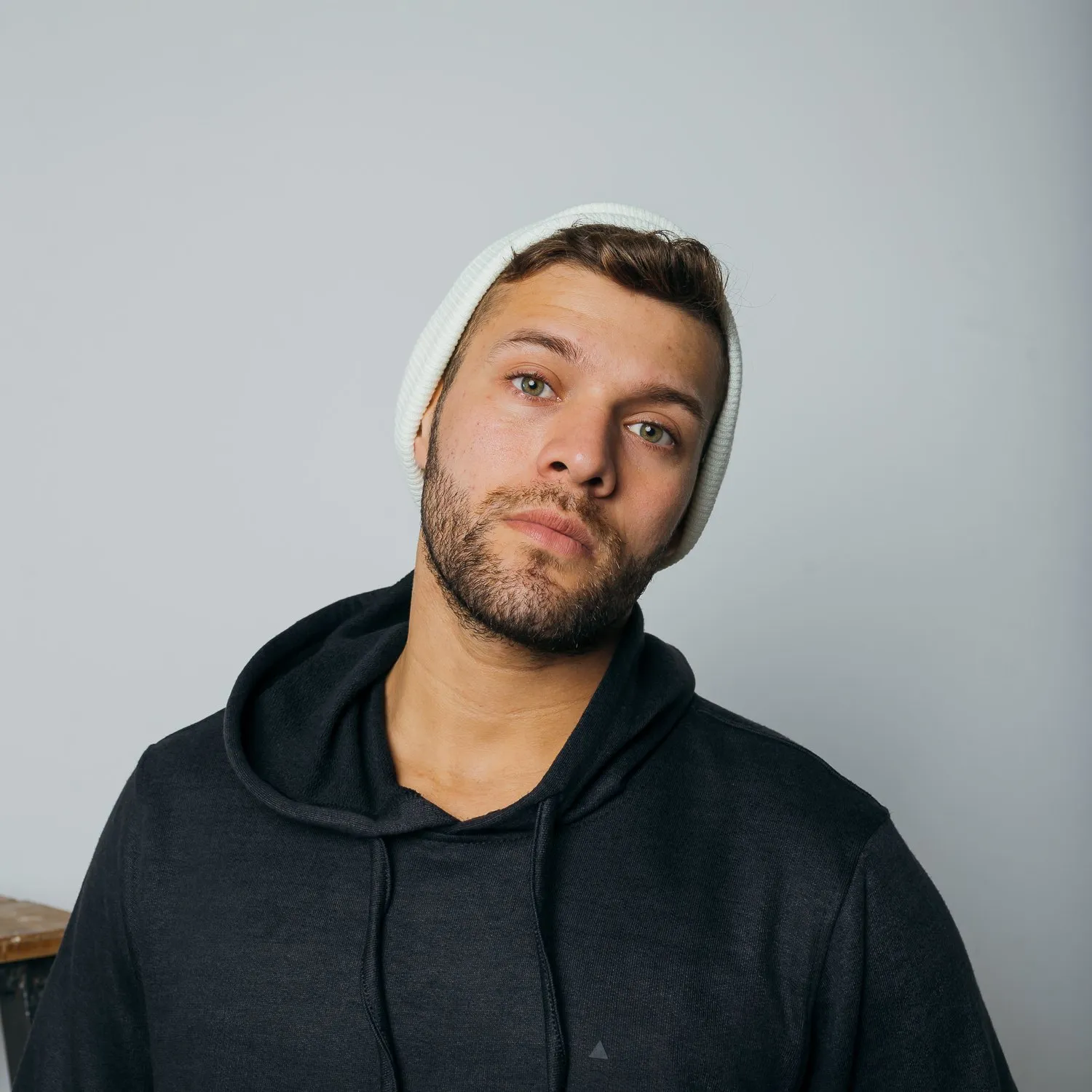 HOODIE LIBERATO BASICS NEGRA