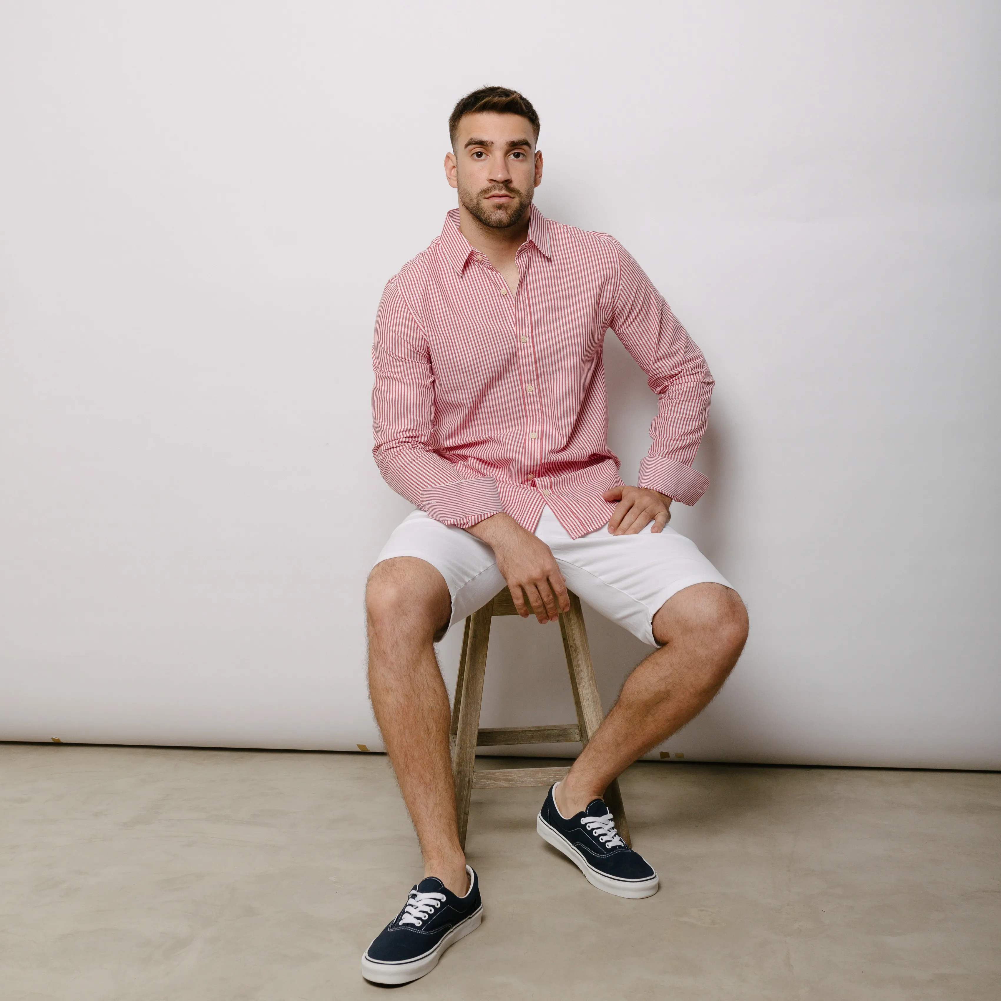 CAMISA LIBERATO BASICS MANGAS LARGAS BLANCA RAYAS ROJAS