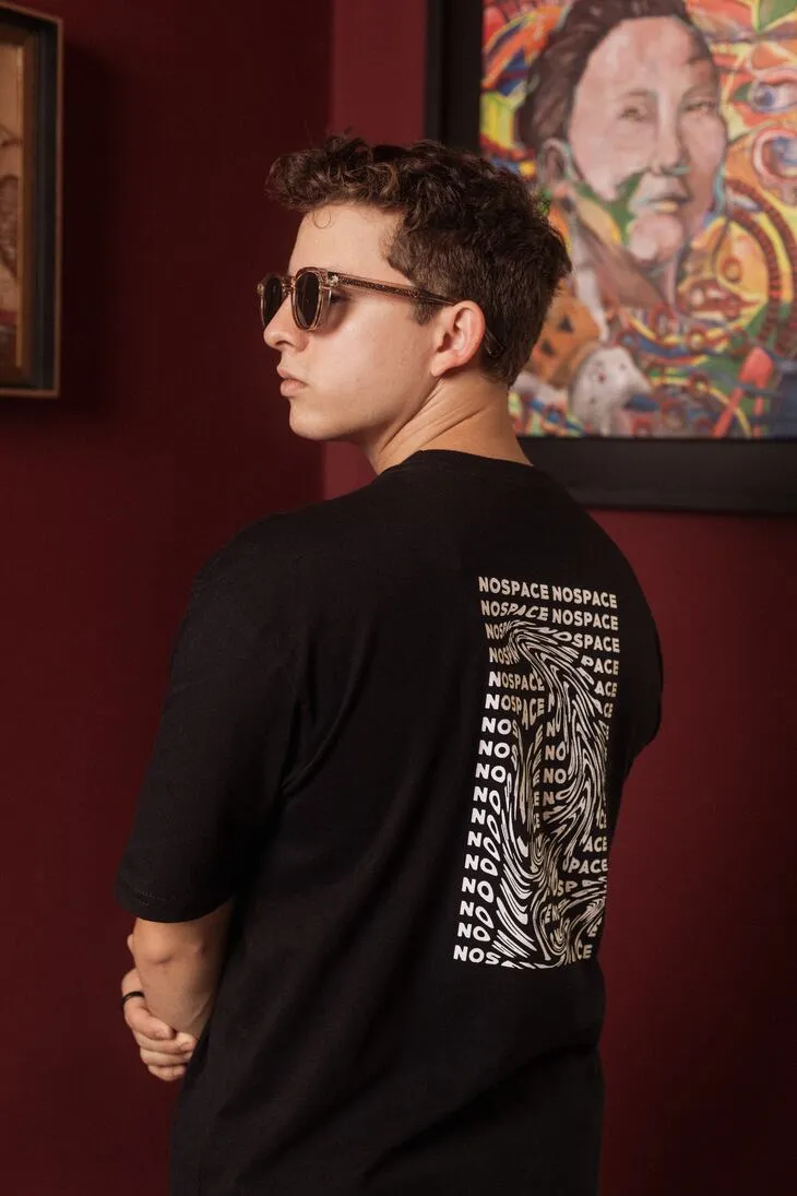 REMERA LIBERATO BASICS OVERSIZE NEGRA NOSPACE