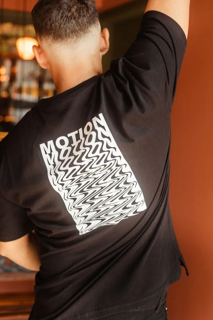 REMERA OVERSIZE PREMIUM 250 GSM LIBERATO BASICS  NEGRA MOTION