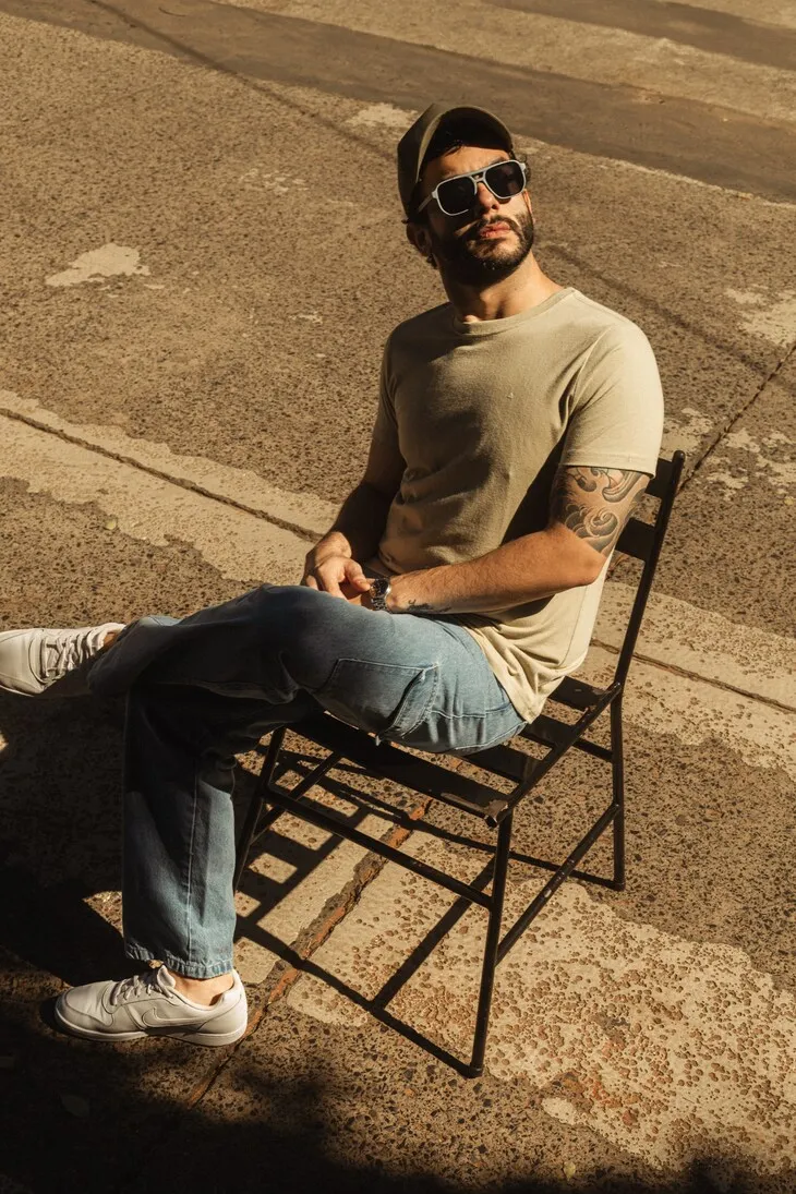 REMERA LIBERATO BASICS REGULAR FIT VERDE