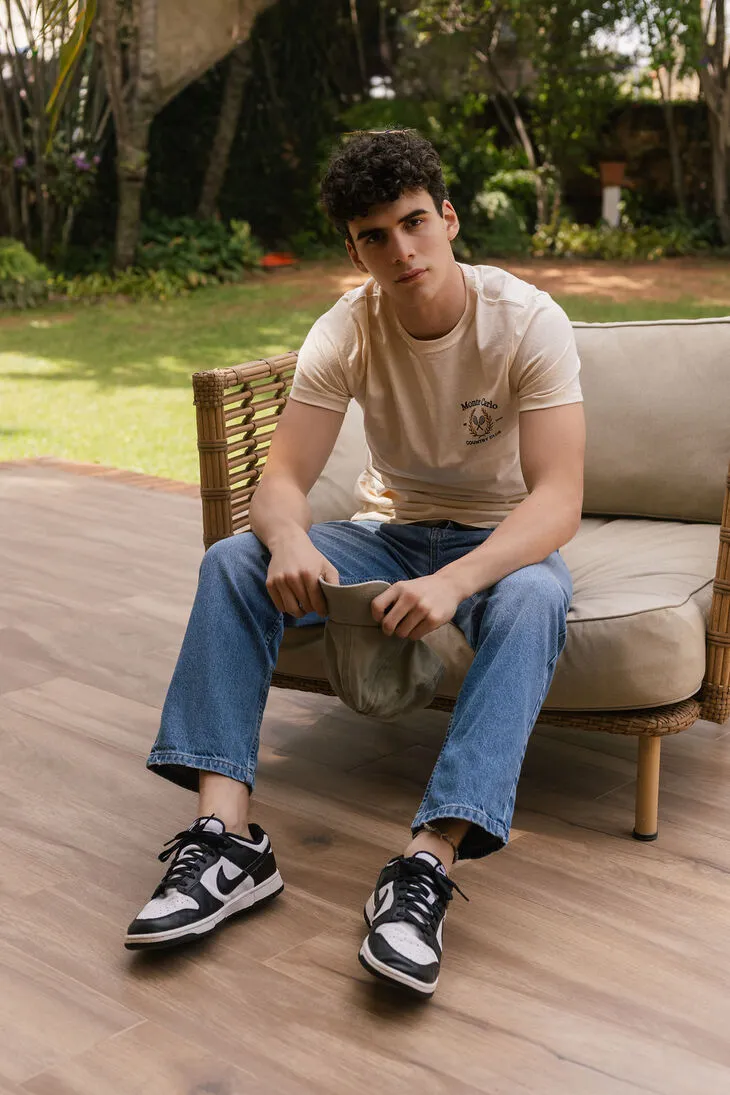 REMERA LIBERATO BASICS REGULAR FIT BEIGE MONTE CARLOS COUNTRY CLUB