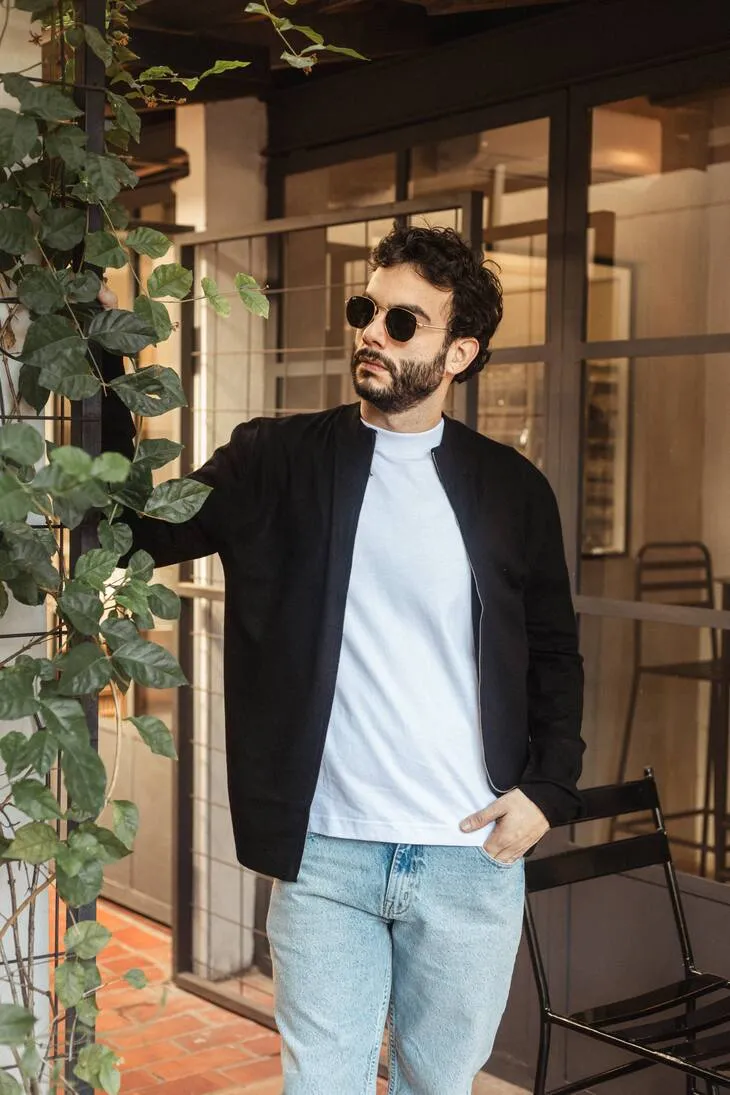 SWEATER LIBERATO BASICS CON CIERRE NEGRO