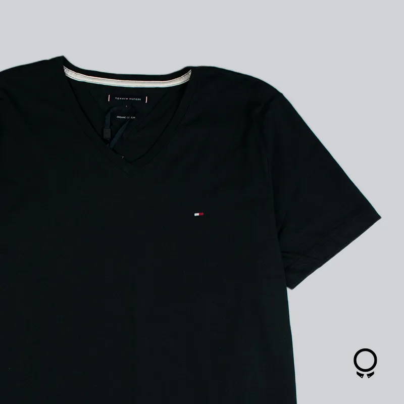 REMERA TOMMY HILFIGER CUELLO V NEGRO