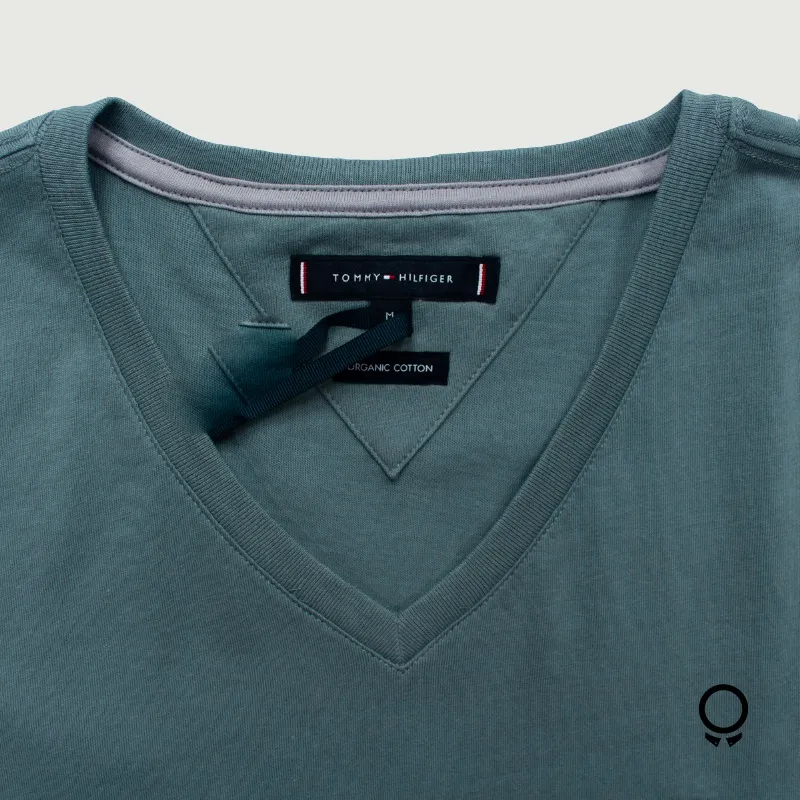 REMERA TOMMY HILFIGER CUELLO V VERDE
