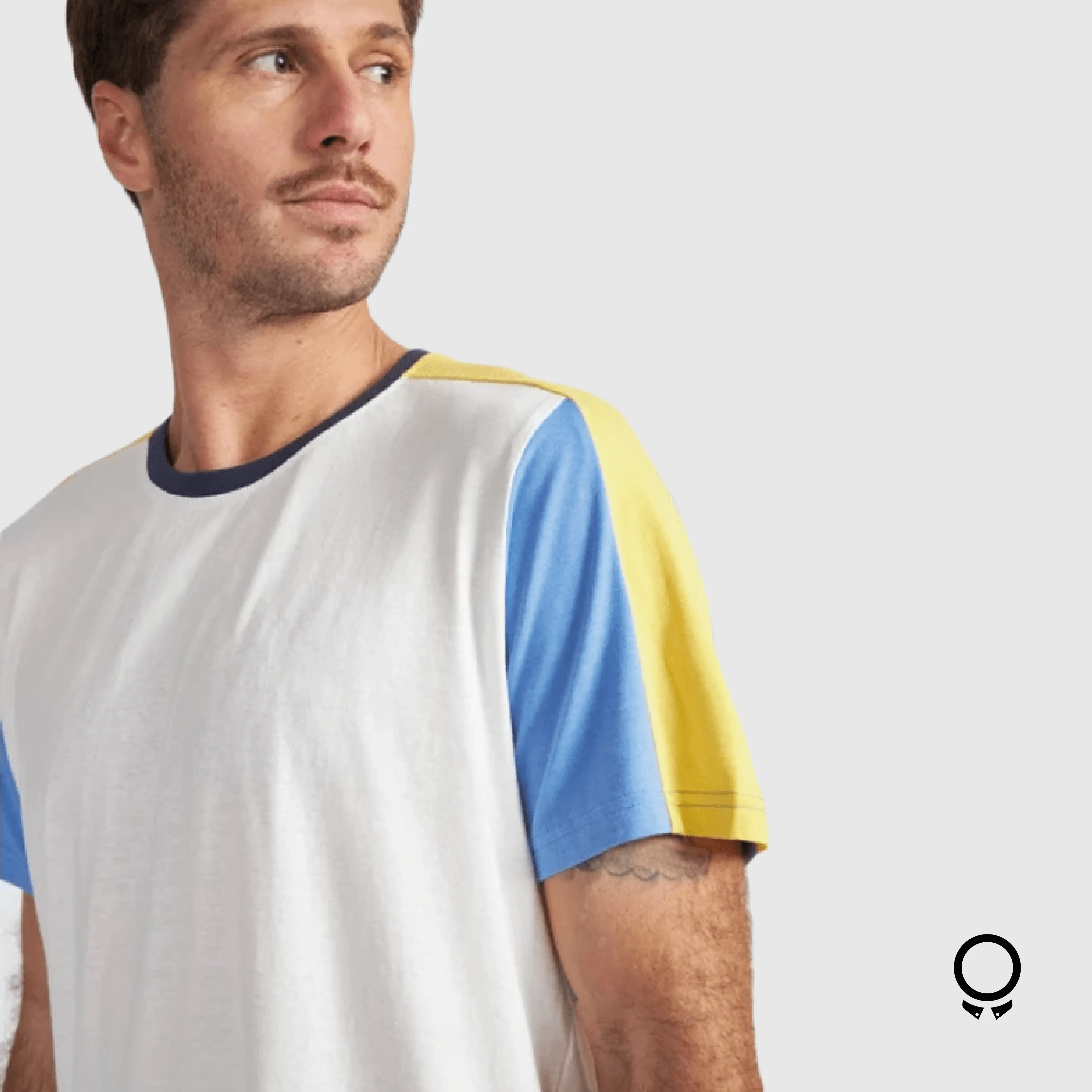 REMERA N+ BLANCA MANGA AMARILLA