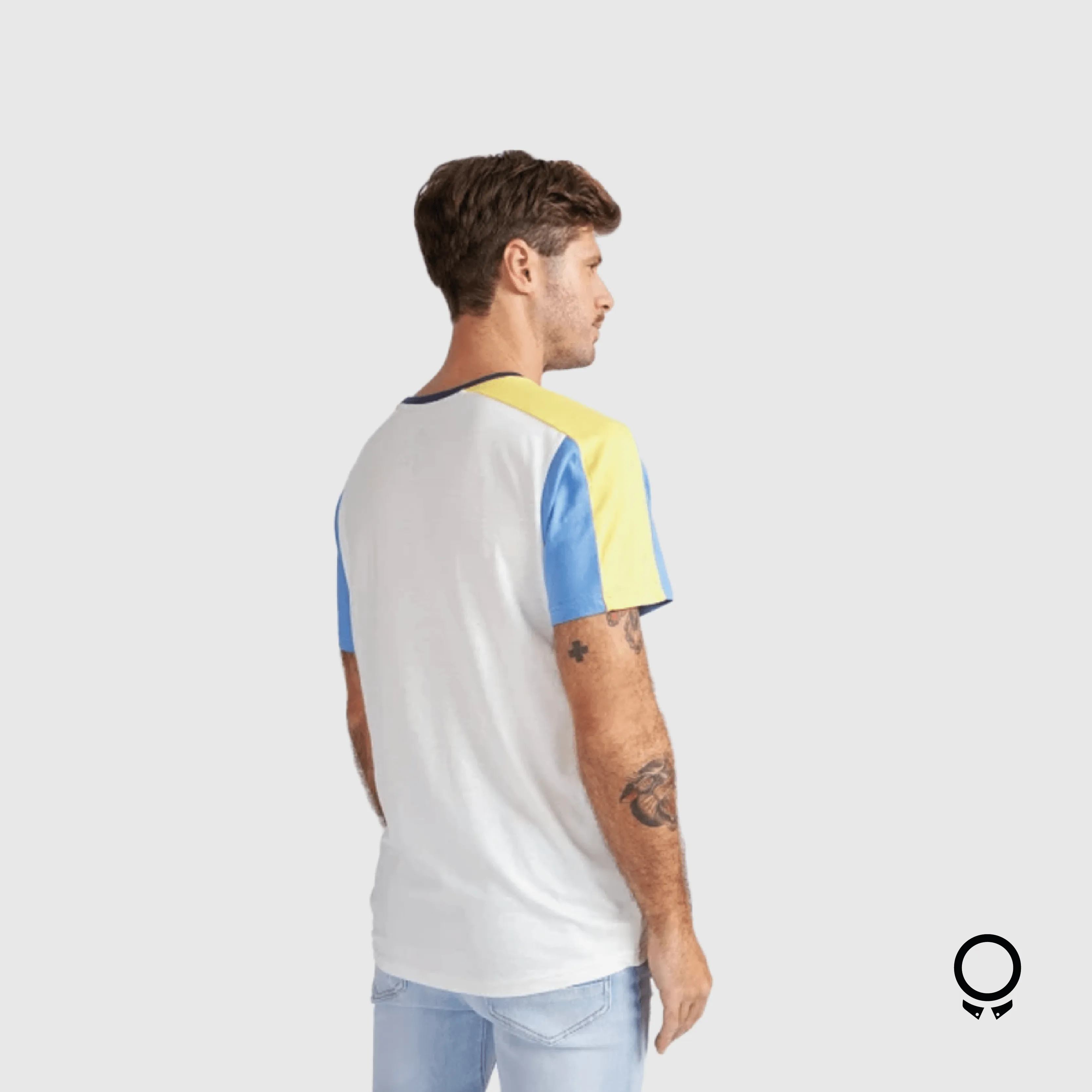 REMERA N+ BLANCA MANGA AMARILLA
