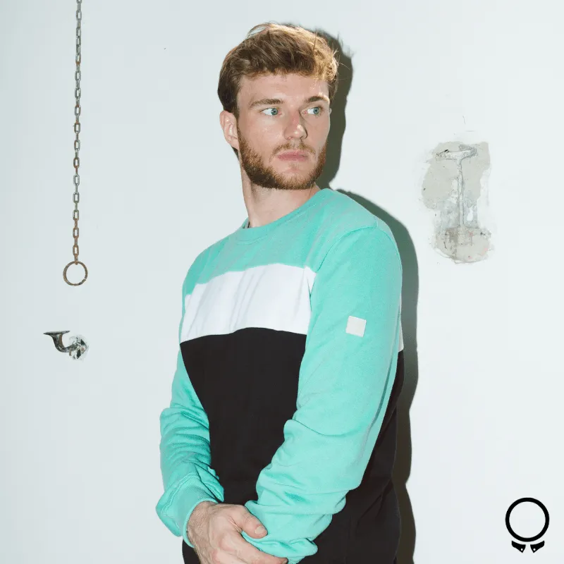 SUDADERA N+ MARC CON RECORTES VERDE Y NEGRO