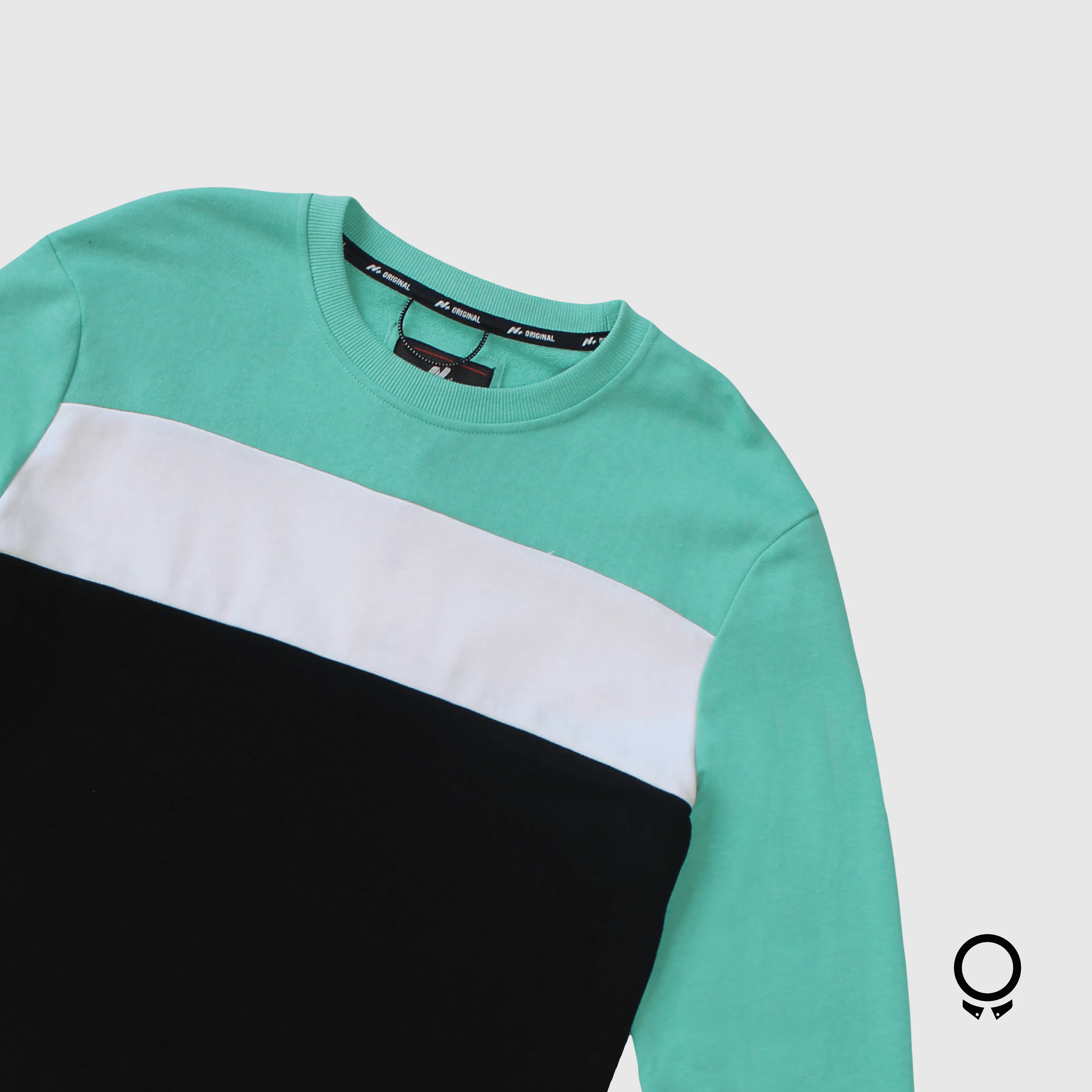 SUDADERA N+ MARC CON RECORTES VERDE Y NEGRO