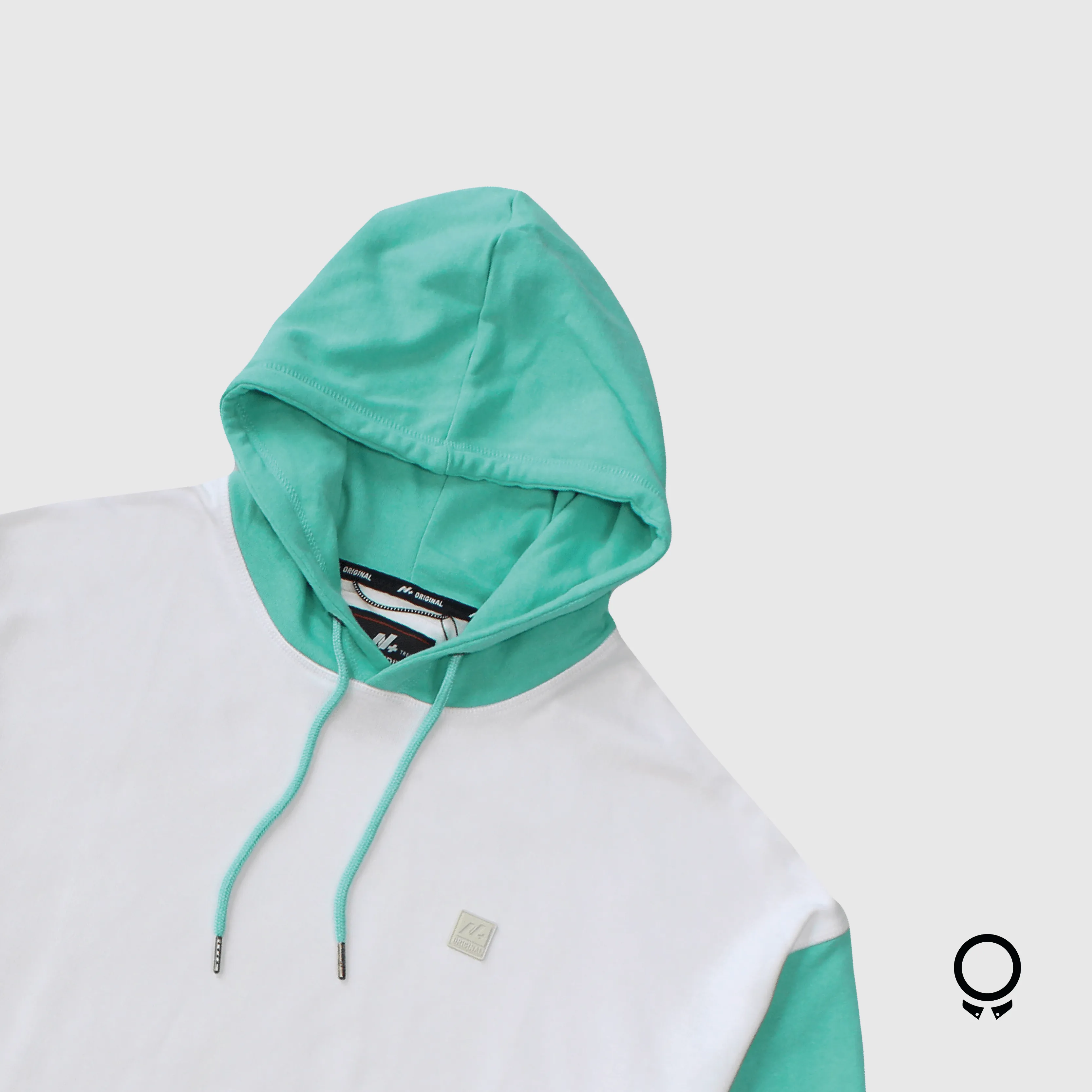 HOODIE N+ BOARD CON RECORTES BLANCO CON VERDE