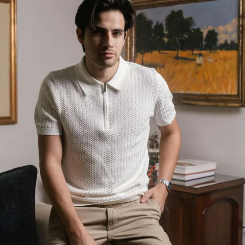 REMERA ABERCROMBIE POLO CON CIERRE MARFIL