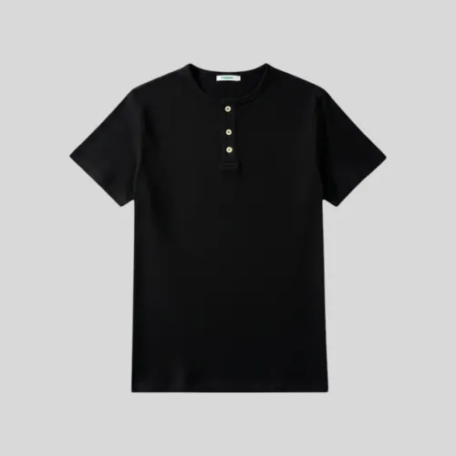 REMERA LIBERATO HENLEY NEGRO