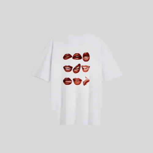 REMERA OVERSIZE PREMIUM 250 GSM LIBERATO BASICS  MARFIL LUCKY LIPS