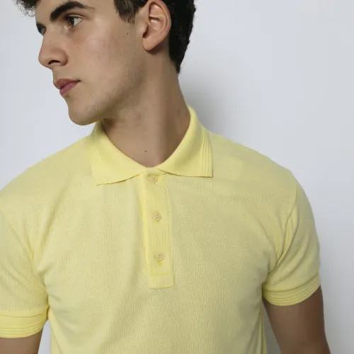 REMERA POLO LIBERATO AMARILLA