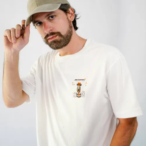 REMERA LIBERATO OVERSIZE MARFIL MCLAREN RACING