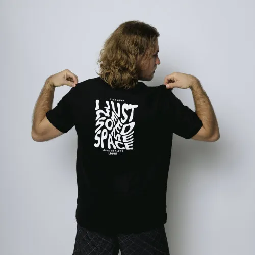 REMERA LIBERATO OVERSIZE NEGRA LEAVE ME ALONE