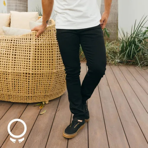 PANTALON CHINO LIBERATO BASICS NEGRO