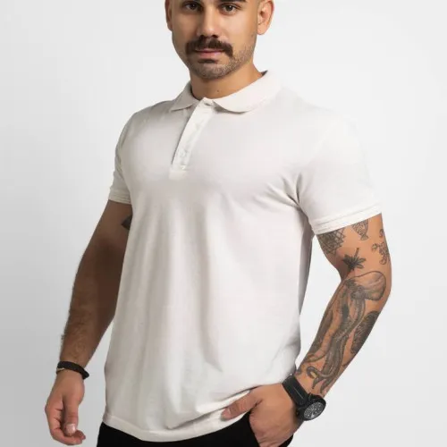 Remera Liberato Basics Cuello Polo Marfil