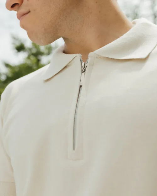 REMERA LIBERATO BASICS CUELLO POLO BEIGE CON CIERRE