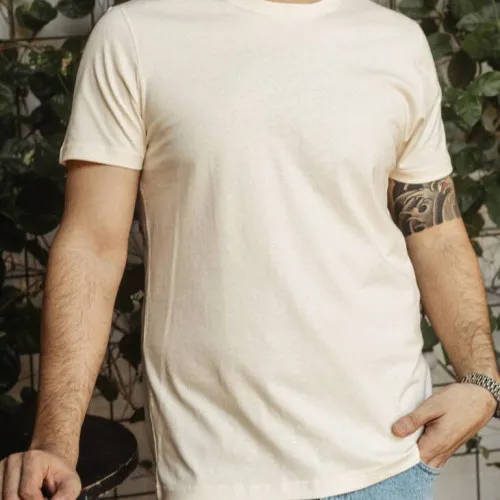 REMERA LIBERATO BASICS REGULAR FIT NATURAL