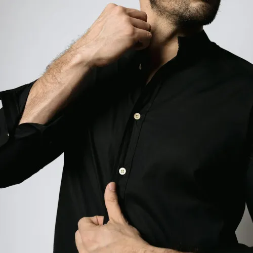 CAMISA LIBERATO BASICS MAO MANGAS LARGAS NEGRA