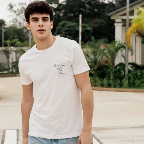 REMERA LIBERATO BASICS REGULAR FIT  MARFIL MALIBU JUICE CLUB